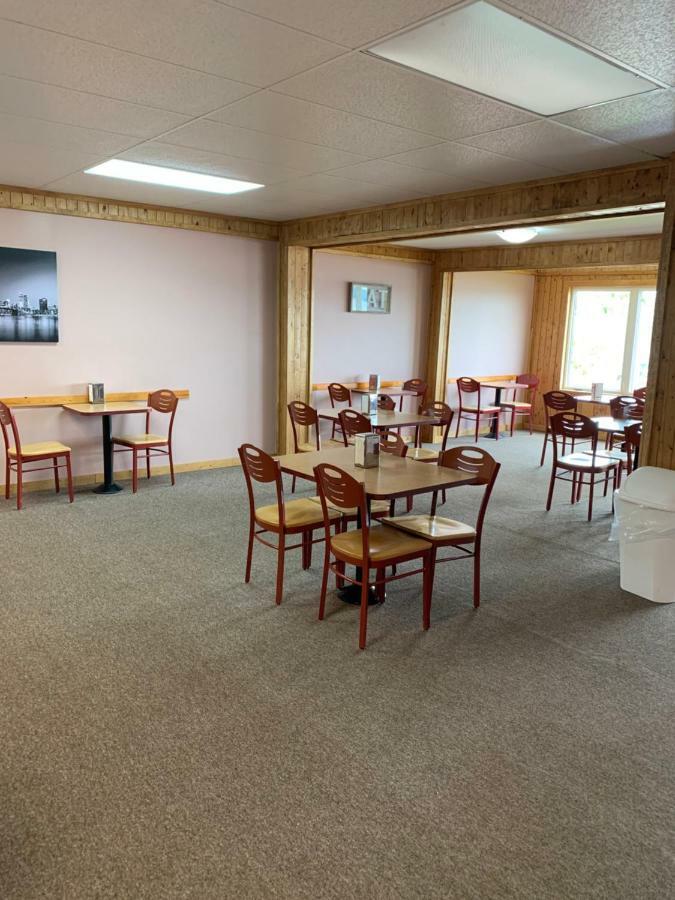 Exploits Inn And Suites Botwood Exterior photo